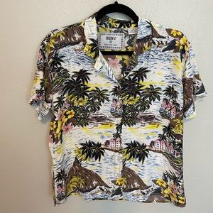 Vintage Hawaiian Button Up Shirt size Medium